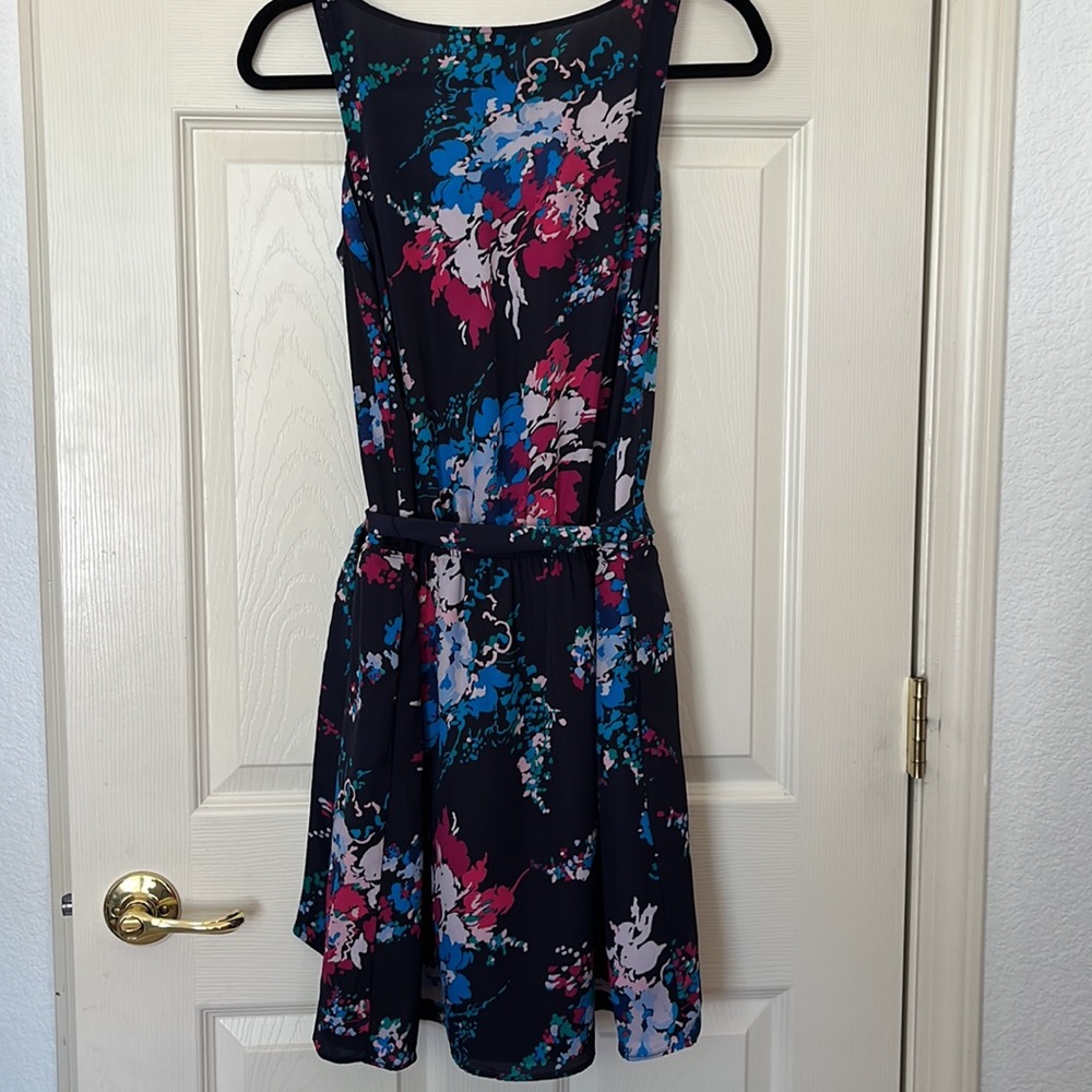 Xpress, large black, blue, maroon touch of white - Picture 3 of 5